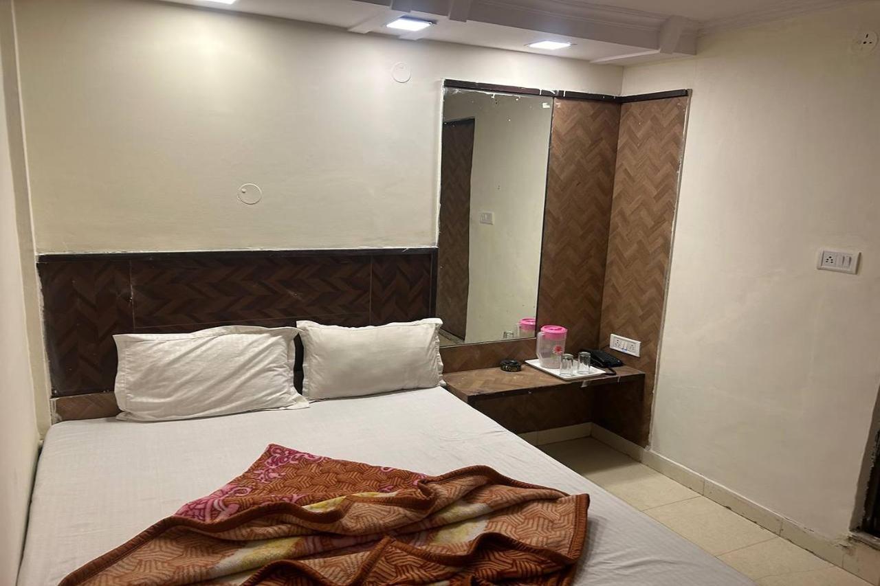 Shree Lodge Near New Delhi Railway Station, Paharganj מראה חיצוני תמונה